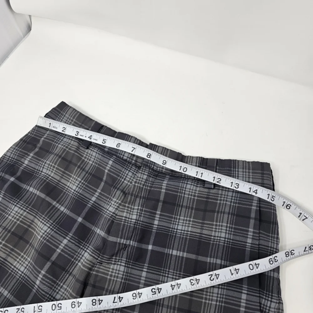 Nike Golf‎ Tour Performance Dri-Fit Plaid Gray Black Golf Shorts Men's Size 30.